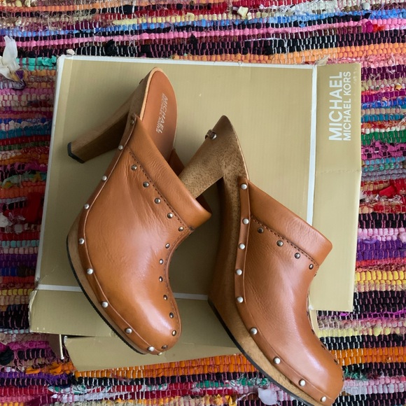 Micheal Kors leather clog 9.5 - Picture 3 of 4